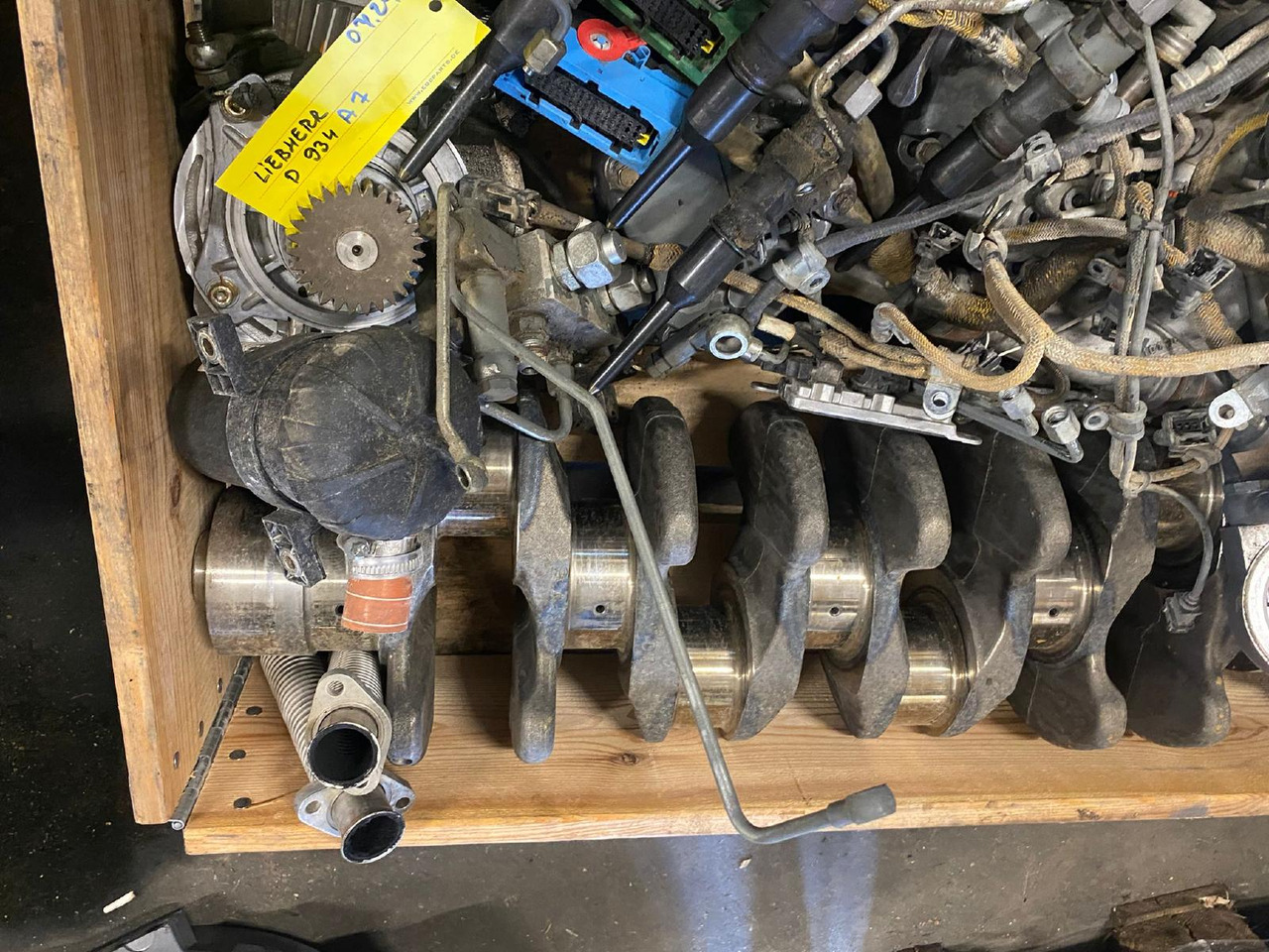 Liebherr D934S A7 - Motor i dijelovi za Građevinski strojevi: slika Liebherr D934S A7 - Motor i dijelovi za Građevinski strojevi Liebherr D934S A7 - Motor i dijelovi za Građevinski strojevi: slika Liebherr D934S A7 - Motor i dijelovi za Građevinski strojevi