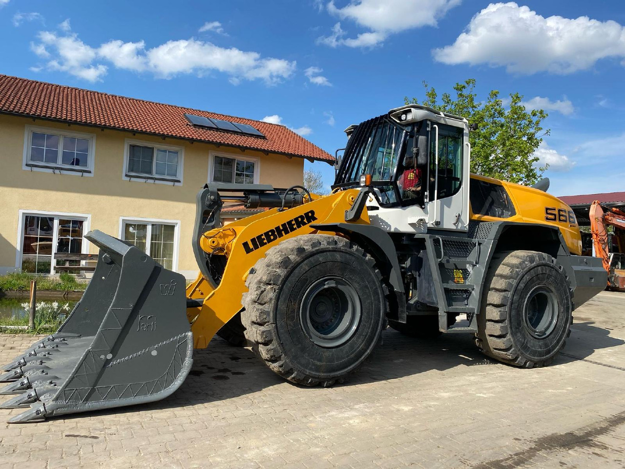Liebherr L 566 X Power - Utovarivač na kotačima: slika Liebherr L 566 X Power - Utovarivač na kotačima Liebherr L 566 X Power - Utovarivač na kotačima: slika Liebherr L 566 X Power - Utovarivač na kotačima