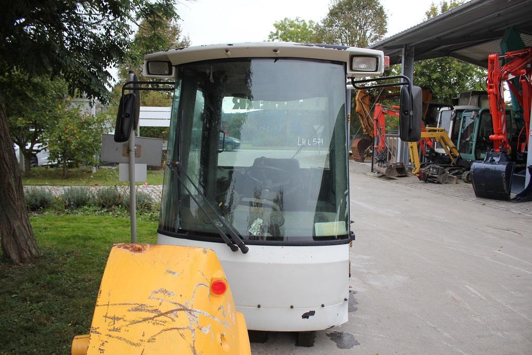 Liebherr L 574 - Kabina za Utovarivač na kotačima: slika Liebherr L 574 - Kabina za Utovarivač na kotačima Liebherr L 574 - Kabina za Utovarivač na kotačima: slika Liebherr L 574 - Kabina za Utovarivač na kotačima