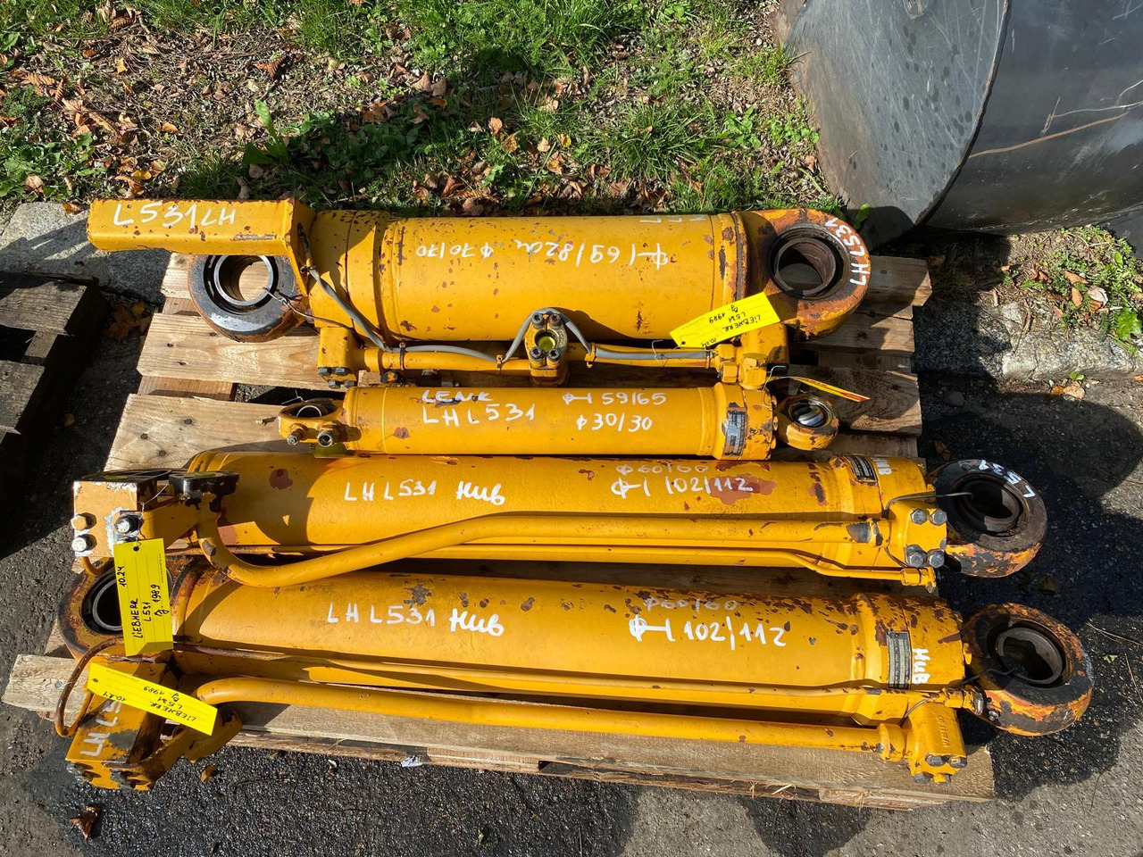 Liebherr L531 - Hidraulični cilindar za Građevinski strojevi: slika Liebherr L531 - Hidraulični cilindar za Građevinski strojevi Liebherr L531 - Hidraulični cilindar za Građevinski strojevi: slika Liebherr L531 - Hidraulični cilindar za Građevinski strojevi