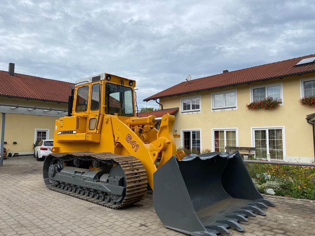 Liebherr LR 641 - Utovarivač gusjeničar: slika Liebherr LR 641 - Utovarivač gusjeničar Liebherr LR 641 - Utovarivač gusjeničar: slika Liebherr LR 641 - Utovarivač gusjeničar