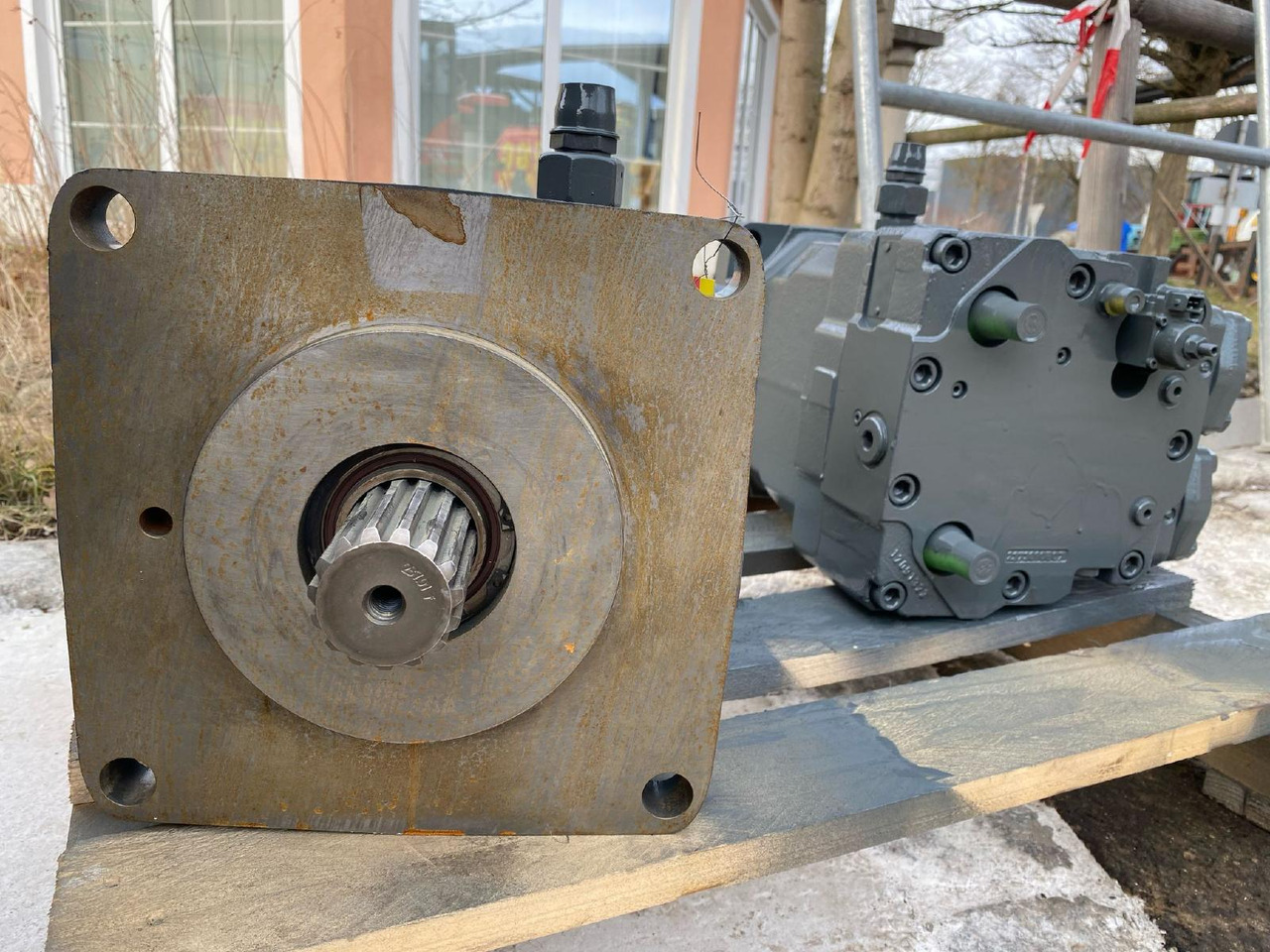 Liebherr Linde HMV 210 aus PR 724 - Reduktor pogona za Građevinski strojevi: slika Liebherr Linde HMV 210 aus PR 724 - Reduktor pogona za Građevinski strojevi Liebherr Linde HMV 210 aus PR 724 - Reduktor pogona za Građevinski strojevi: slika Liebherr Linde HMV 210 aus PR 724 - Reduktor pogona za Građevinski strojevi