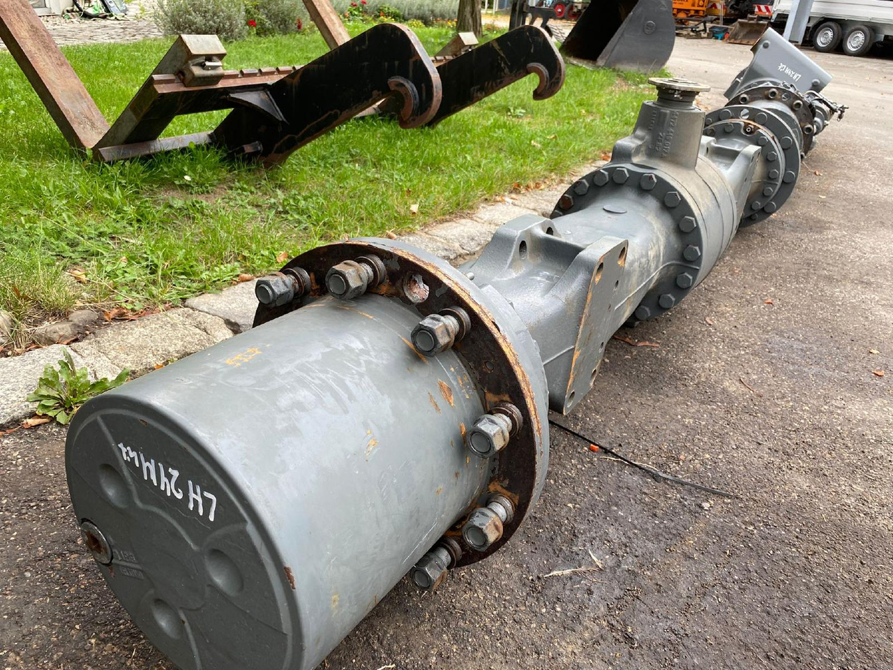 Osovina i dijelovi za Građevinski strojevi Liebherr MS 3070 MT 3070 aus LH24M LIT: slika Osovina i dijelovi za Građevinski strojevi Liebherr MS 3070 MT 3070 aus LH24M LIT