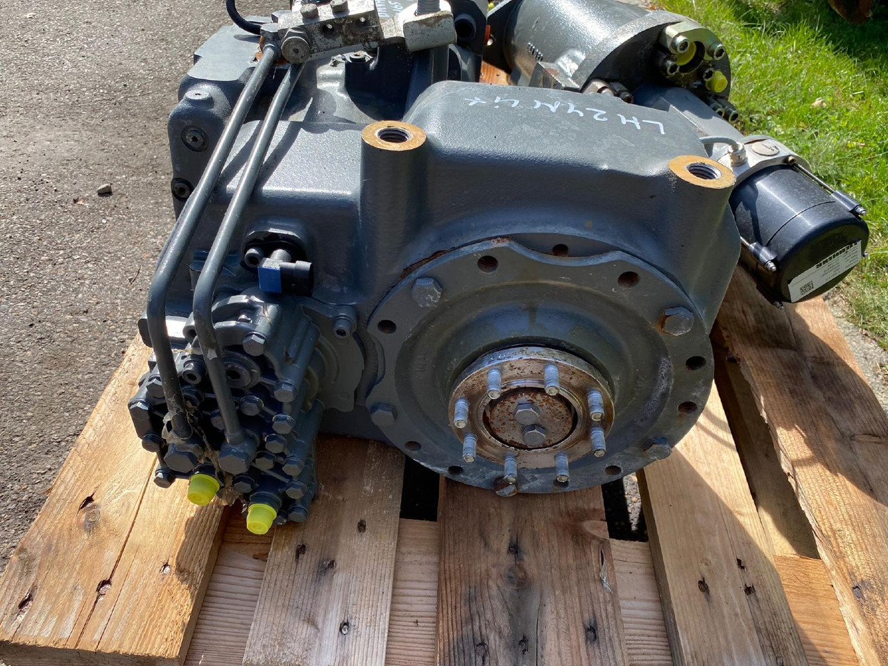 Mjenjač za Građevinski strojevi Liebherr ZF aus LH 24M: slika Mjenjač za Građevinski strojevi Liebherr ZF aus LH 24M Mjenjač za Građevinski strojevi Liebherr ZF aus LH 24M: slika Mjenjač za Građevinski strojevi Liebherr ZF aus LH 24M