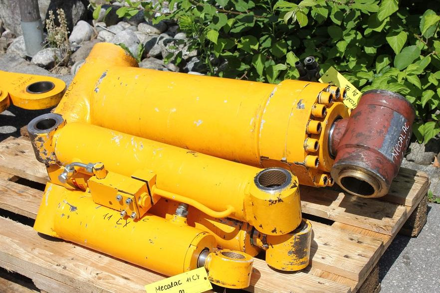 Mecalac 11CX - Hidraulični cilindar za Građevinski strojevi: slika Mecalac 11CX - Hidraulični cilindar za Građevinski strojevi Mecalac 11CX - Hidraulični cilindar za Građevinski strojevi: slika Mecalac 11CX - Hidraulični cilindar za Građevinski strojevi