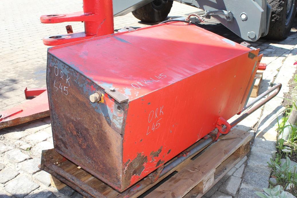 O&K L 45 - Spremnik goriva za Utovarivač na kotačima: slika O&K L 45 - Spremnik goriva za Utovarivač na kotačima O&K L 45 - Spremnik goriva za Utovarivač na kotačima: slika O&K L 45 - Spremnik goriva za Utovarivač na kotačima