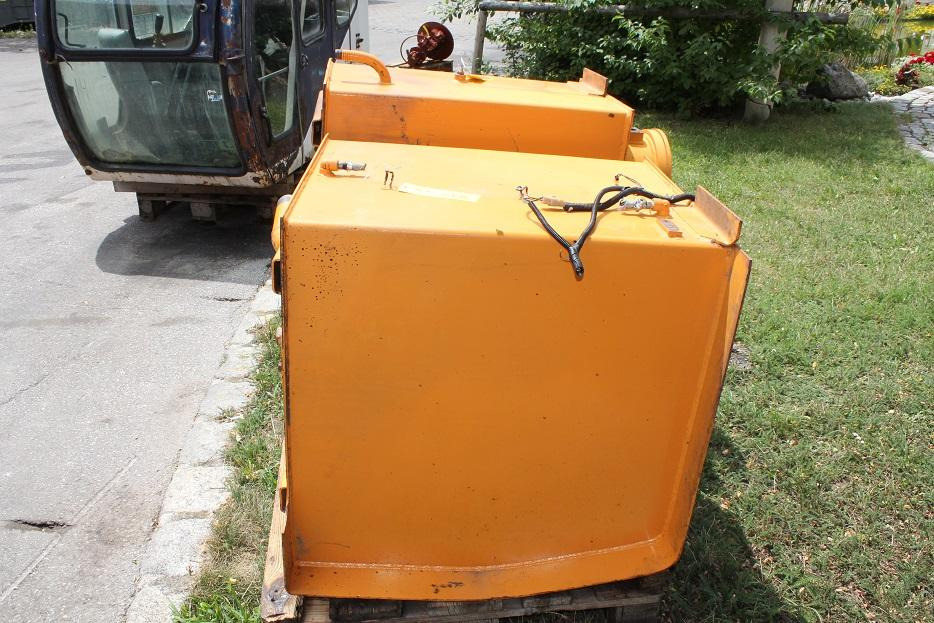 Samsung SE 130 LC - Hidraulični spremnik za Građevinski strojevi: slika Samsung SE 130 LC - Hidraulični spremnik za Građevinski strojevi Samsung SE 130 LC - Hidraulični spremnik za Građevinski strojevi: slika Samsung SE 130 LC - Hidraulični spremnik za Građevinski strojevi