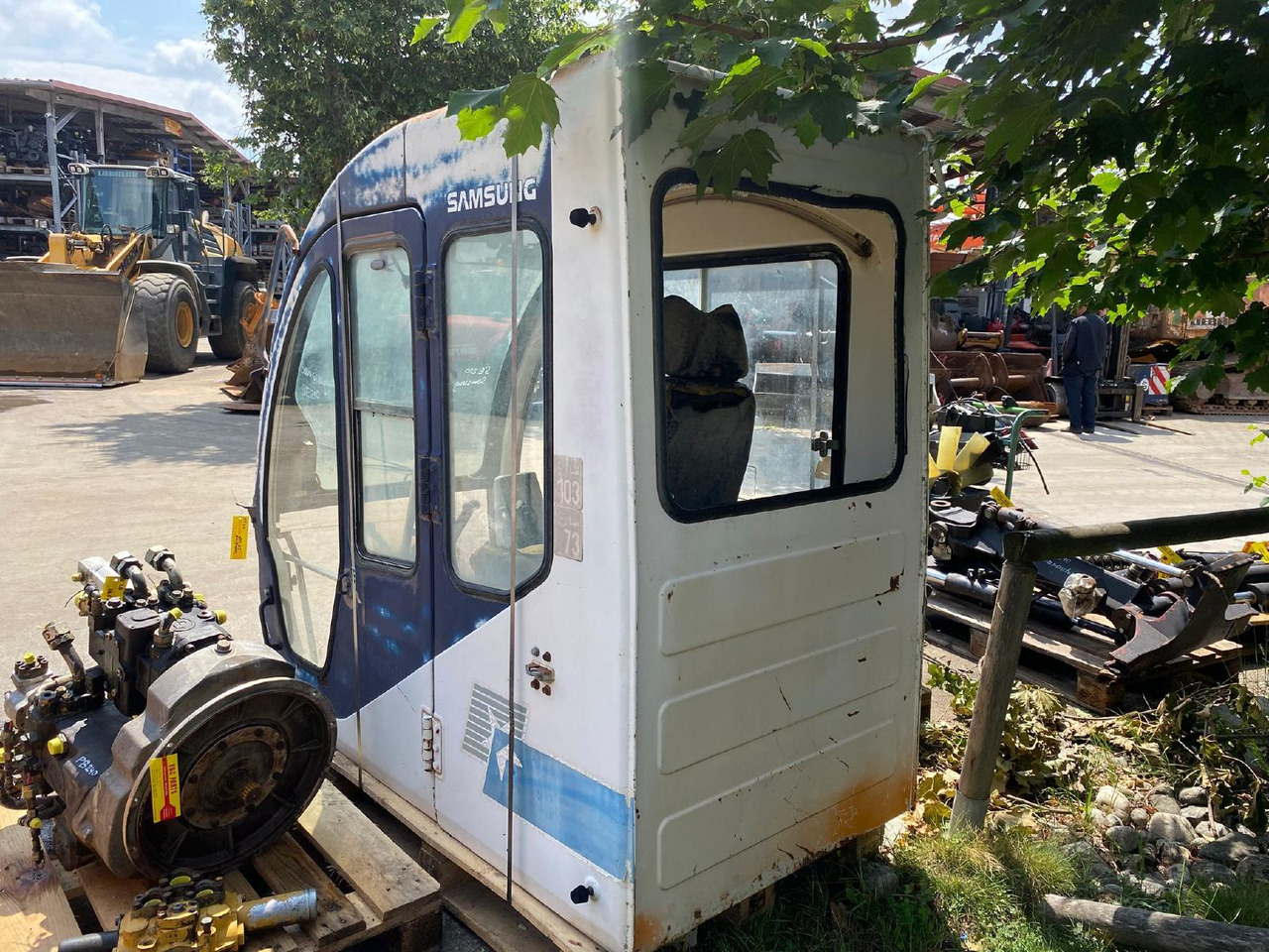 Samsung SE 210 - Kabina za Građevinski strojevi: slika  Samsung SE 210 - Kabina za Građevinski strojevi Samsung SE 210 - Kabina za Građevinski strojevi: slika  Samsung SE 210 - Kabina za Građevinski strojevi