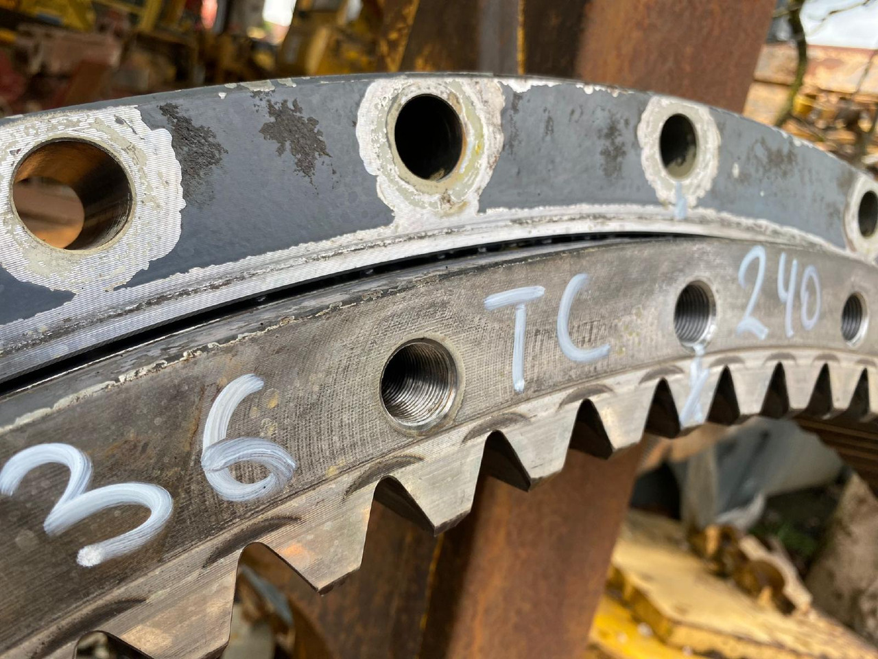 Okretni prsten za Građevinski strojevi Terex TC 240 LC: slika Okretni prsten za Građevinski strojevi Terex TC 240 LC