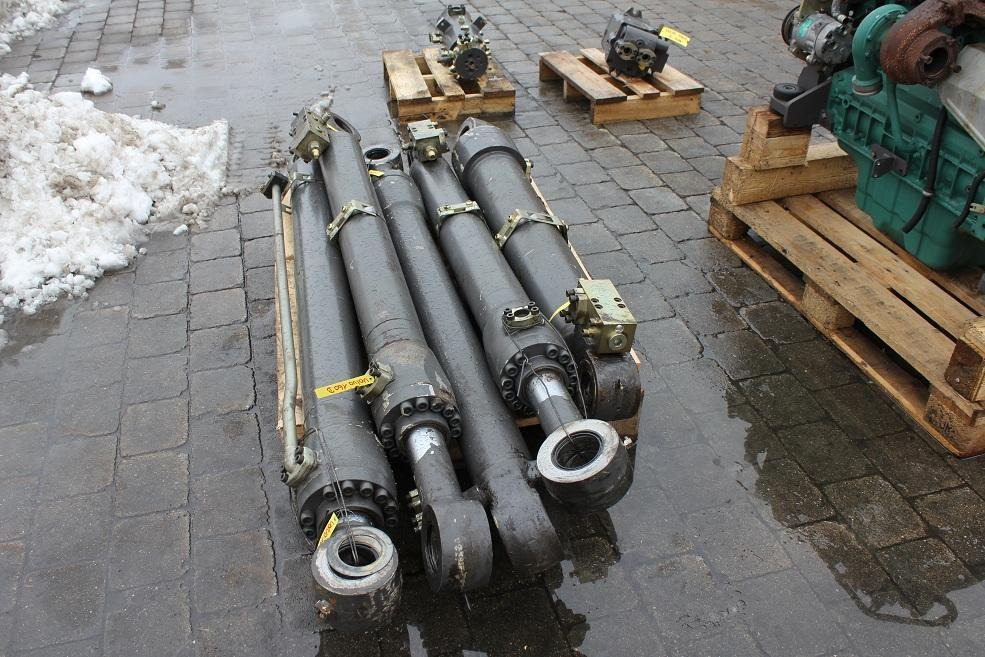 Volvo W 160 B - Hidraulični cilindar za Građevinski strojevi: slika Volvo W 160 B - Hidraulični cilindar za Građevinski strojevi Volvo W 160 B - Hidraulični cilindar za Građevinski strojevi: slika Volvo W 160 B - Hidraulični cilindar za Građevinski strojevi