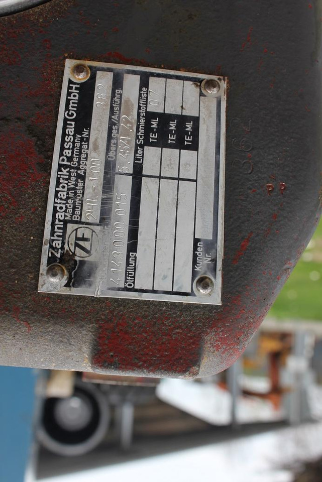Zeppelin ZF 2HL100 aus ZM 19 - Prijenos za Građevinski strojevi: slika Zeppelin ZF 2HL100 aus ZM 19 - Prijenos za Građevinski strojevi Zeppelin ZF 2HL100 aus ZM 19 - Prijenos za Građevinski strojevi: slika Zeppelin ZF 2HL100 aus ZM 19 - Prijenos za Građevinski strojevi