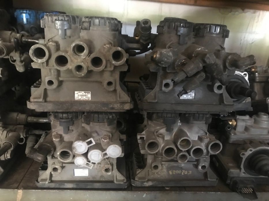 Knorr-Bremse K000088 Scania R - Kočioni ventil za Kamion: slika Knorr-Bremse K000088 Scania R - Kočioni ventil za Kamion Knorr-Bremse K000088 Scania R - Kočioni ventil za Kamion: slika Knorr-Bremse K000088 Scania R - Kočioni ventil za Kamion
