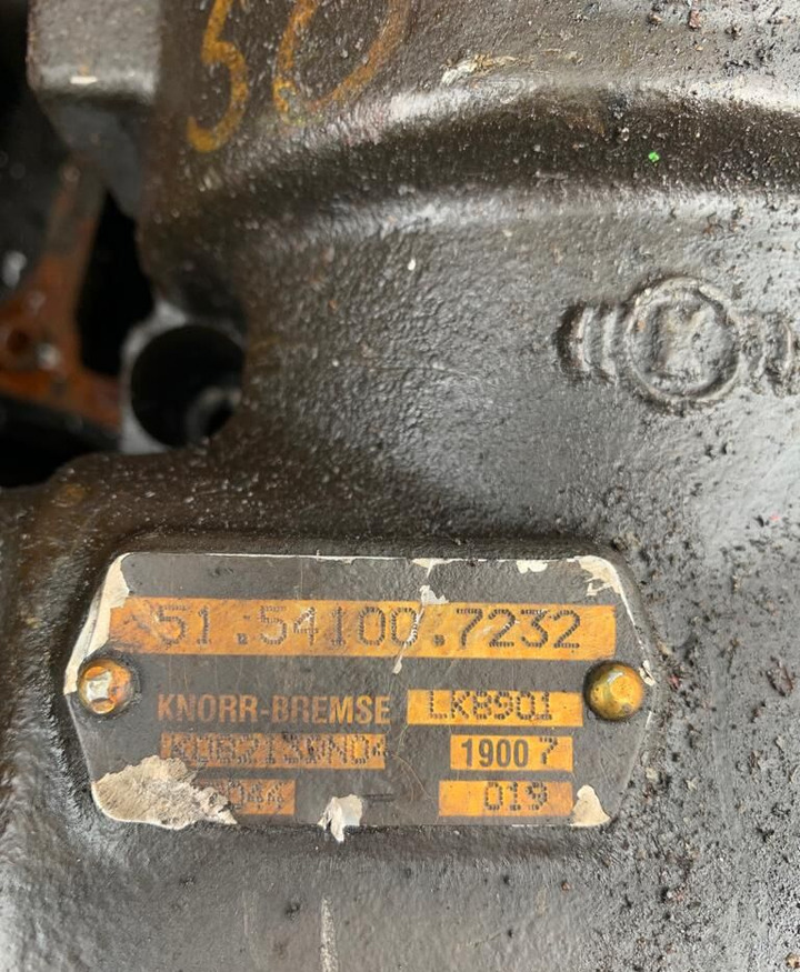 Knorr-Bremse MAN 51.54100.7273 MAN TGA TGX TGS truck - Zračni kompresor za kočnice za Kamion: slika Knorr-Bremse MAN 51.54100.7273 MAN TGA TGX TGS truck - Zračni kompresor za kočnice za Kamion Knorr-Bremse MAN 51.54100.7273 MAN TGA TGX TGS truck - Zračni kompresor za kočnice za Kamion: slika Knorr-Bremse MAN 51.54100.7273 MAN TGA TGX TGS truck - Zračni kompresor za kočnice za Kamion