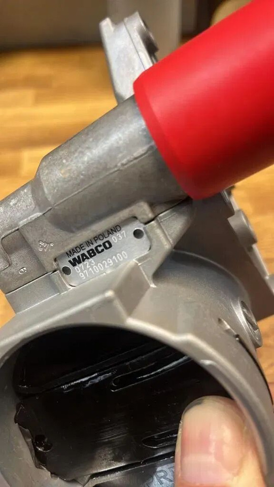 NOWY ZAWÓR PARKUJĄCO LUZUJĄCY WABCO 9710029100 - Kočioni ventil za Kamion: slika NOWY ZAWÓR PARKUJĄCO LUZUJĄCY WABCO 9710029100 - Kočioni ventil za Kamion NOWY ZAWÓR PARKUJĄCO LUZUJĄCY WABCO 9710029100 - Kočioni ventil za Kamion: slika NOWY ZAWÓR PARKUJĄCO LUZUJĄCY WABCO 9710029100 - Kočioni ventil za Kamion