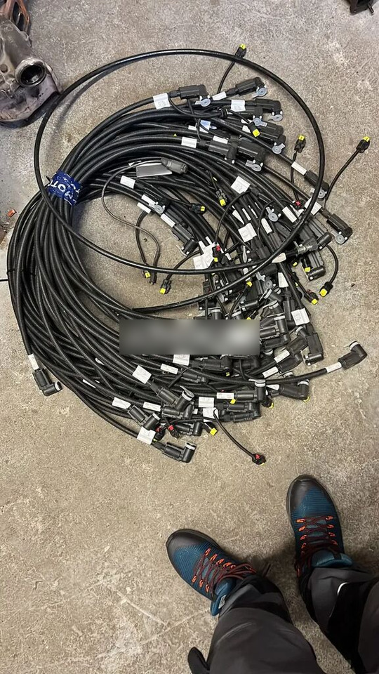 Nowy Przewód Do Komputera Sterownika Silnika BOSCH , MANITOU MLT 5463119100 - Kabeli/ Ožičenje za Kamion: slika  Nowy Przewód Do Komputera Sterownika Silnika BOSCH , MANITOU MLT 5463119100 - Kabeli/ Ožičenje za Kamion Nowy Przewód Do Komputera Sterownika Silnika BOSCH , MANITOU MLT 5463119100 - Kabeli/ Ožičenje za Kamion: slika  Nowy Przewód Do Komputera Sterownika Silnika BOSCH , MANITOU MLT 5463119100 - Kabeli/ Ožičenje za Kamion