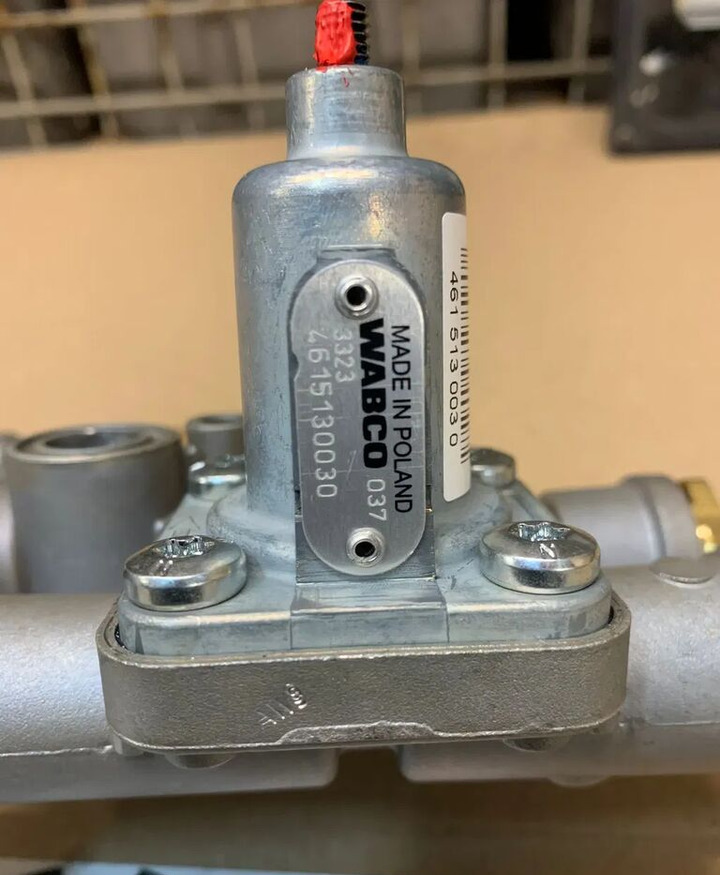 Nowy Zawór Reduktor Ciśnienia PEM WABCO4615130030 4615130030 - Kočioni ventil za Kamion: slika Nowy Zawór Reduktor Ciśnienia PEM WABCO4615130030 4615130030 - Kočioni ventil za Kamion Nowy Zawór Reduktor Ciśnienia PEM WABCO4615130030 4615130030 - Kočioni ventil za Kamion: slika Nowy Zawór Reduktor Ciśnienia PEM WABCO4615130030 4615130030 - Kočioni ventil za Kamion