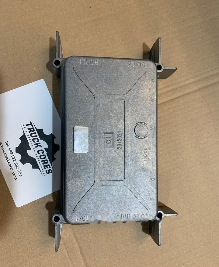 Nowa pokrywa aluminiowa / Dekiel zaworu Wabco D 4801020140 - Rezervni dijelovi za Kamion: slika Nowa pokrywa aluminiowa / Dekiel zaworu Wabco D 4801020140 - Rezervni dijelovi za Kamion Nowa pokrywa aluminiowa / Dekiel zaworu Wabco D 4801020140 - Rezervni dijelovi za Kamion: slika Nowa pokrywa aluminiowa / Dekiel zaworu Wabco D 4801020140 - Rezervni dijelovi za Kamion