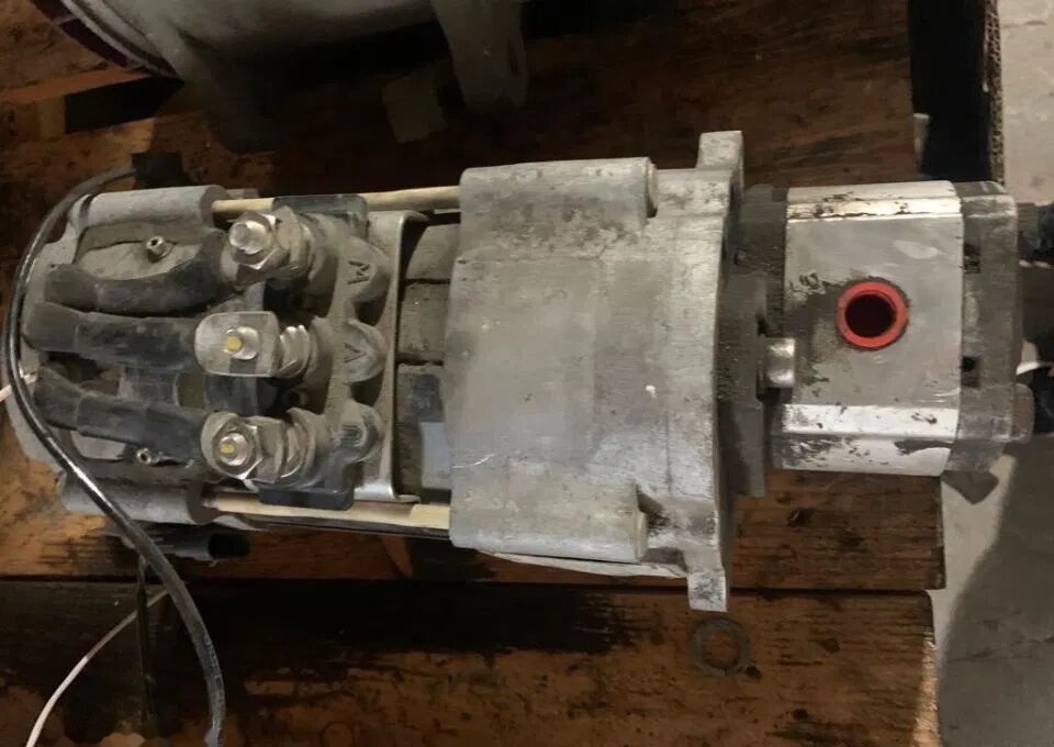 Volvo B5LH 2012 21543421 Volvo truck - Servo pumpa upravljačkog mehanizma za Kamion: slika Volvo B5LH 2012 21543421 Volvo truck - Servo pumpa upravljačkog mehanizma za Kamion Volvo B5LH 2012 21543421 Volvo truck - Servo pumpa upravljačkog mehanizma za Kamion: slika Volvo B5LH 2012 21543421 Volvo truck - Servo pumpa upravljačkog mehanizma za Kamion