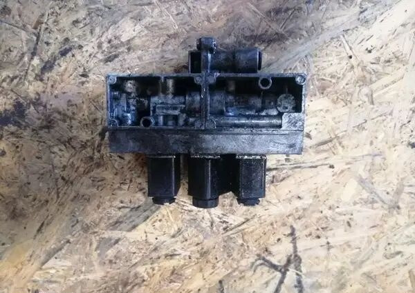 ZAWÓR OTWIERANIA DRZWI 3 CEWKI WABCO DO AUTOBUSÓW MERCEDES MAN D 472600022 - Kočioni ventil za Kamion: slika ZAWÓR OTWIERANIA DRZWI 3 CEWKI WABCO DO AUTOBUSÓW MERCEDES MAN D 472600022 - Kočioni ventil za Kamion ZAWÓR OTWIERANIA DRZWI 3 CEWKI WABCO DO AUTOBUSÓW MERCEDES MAN D 472600022 - Kočioni ventil za Kamion: slika ZAWÓR OTWIERANIA DRZWI 3 CEWKI WABCO DO AUTOBUSÓW MERCEDES MAN D 472600022 - Kočioni ventil za Kamion