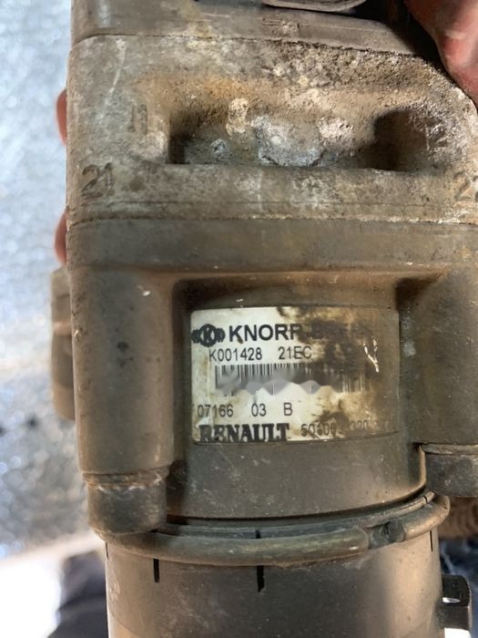 Zawór hamulcowy Oryginał Hurt K001428 Renault Magnum 440 DXI - Ventil za Kamion: slika Zawór hamulcowy Oryginał Hurt K001428 Renault Magnum 440 DXI - Ventil za Kamion Zawór hamulcowy Oryginał Hurt K001428 Renault Magnum 440 DXI - Ventil za Kamion: slika Zawór hamulcowy Oryginał Hurt K001428 Renault Magnum 440 DXI - Ventil za Kamion