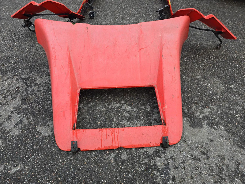 MAN TGX Spoiler - Aerodinamika/ Spojler za Kamion: slika MAN TGX Spoiler - Aerodinamika/ Spojler za Kamion MAN TGX Spoiler - Aerodinamika/ Spojler za Kamion: slika MAN TGX Spoiler - Aerodinamika/ Spojler za Kamion