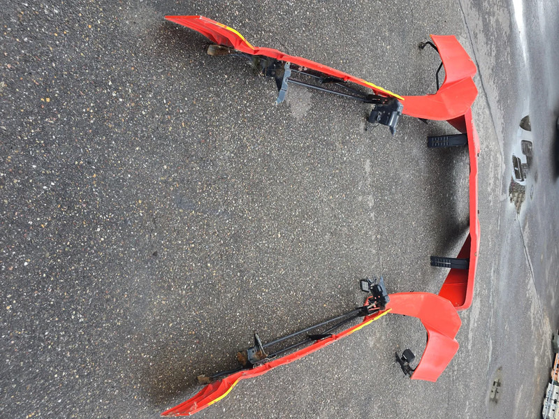 MAN TGX Spoiler - Aerodinamika/ Spojler za Kamion: slika MAN TGX Spoiler - Aerodinamika/ Spojler za Kamion MAN TGX Spoiler - Aerodinamika/ Spojler za Kamion: slika MAN TGX Spoiler - Aerodinamika/ Spojler za Kamion