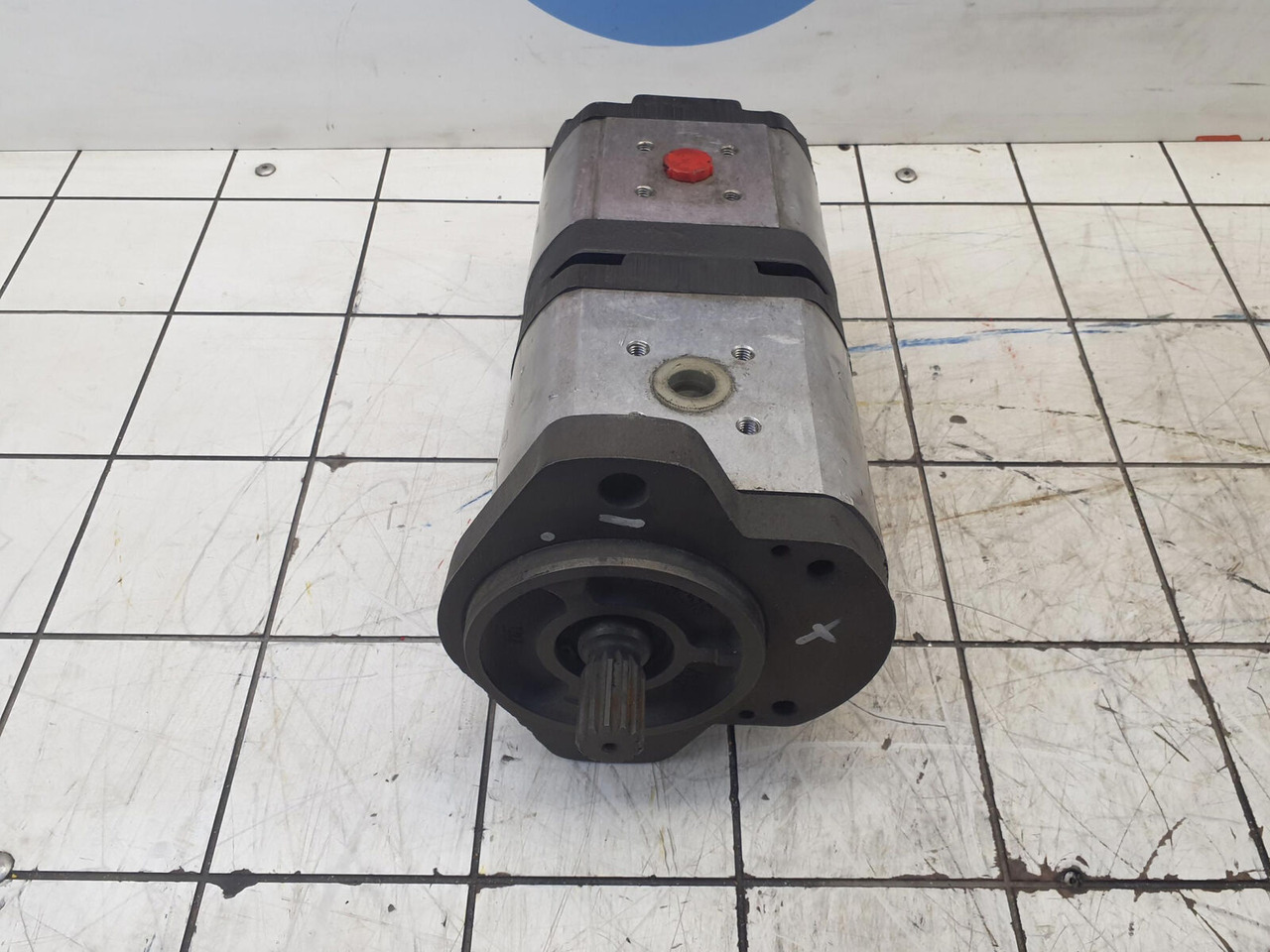 Bosch AC 205 dual gear pump - Hidraulična pumpa za Autodizalica: slika Bosch AC 205 dual gear pump - Hidraulična pumpa za Autodizalica Bosch AC 205 dual gear pump - Hidraulična pumpa za Autodizalica: slika Bosch AC 205 dual gear pump - Hidraulična pumpa za Autodizalica