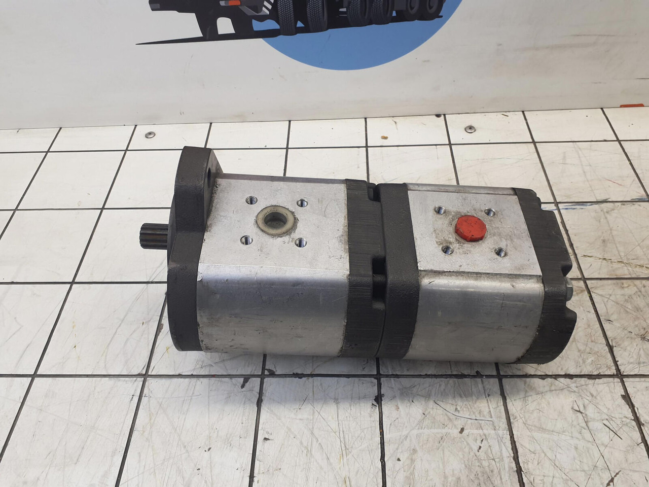 Bosch AC 205 dual gear pump - Hidraulična pumpa za Autodizalica: slika Bosch AC 205 dual gear pump - Hidraulična pumpa za Autodizalica Bosch AC 205 dual gear pump - Hidraulična pumpa za Autodizalica: slika Bosch AC 205 dual gear pump - Hidraulična pumpa za Autodizalica