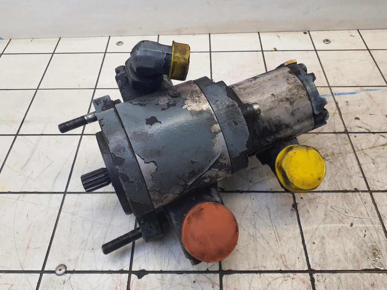 Bosch LTM 1060 dual gear pump - Hidraulična pumpa za Autodizalica: slika Bosch LTM 1060 dual gear pump - Hidraulična pumpa za Autodizalica Bosch LTM 1060 dual gear pump - Hidraulična pumpa za Autodizalica: slika Bosch LTM 1060 dual gear pump - Hidraulična pumpa za Autodizalica