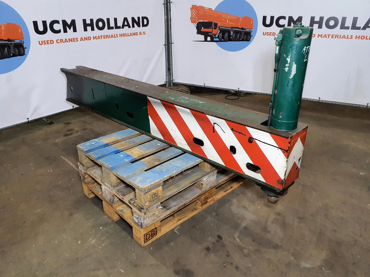 FAUN ATF 30-2 outrigger beam front complete - Ovjes za Autodizalica: slika FAUN ATF 30-2 outrigger beam front complete - Ovjes za Autodizalica FAUN ATF 30-2 outrigger beam front complete - Ovjes za Autodizalica: slika FAUN ATF 30-2 outrigger beam front complete - Ovjes za Autodizalica