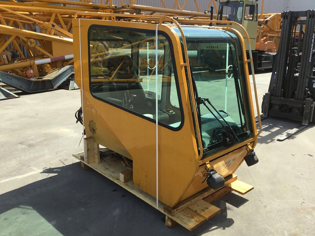 FAUN ATF 45-3 upper cabin - Kabina za Autodizalica: slika FAUN ATF 45-3 upper cabin - Kabina za Autodizalica FAUN ATF 45-3 upper cabin - Kabina za Autodizalica: slika FAUN ATF 45-3 upper cabin - Kabina za Autodizalica