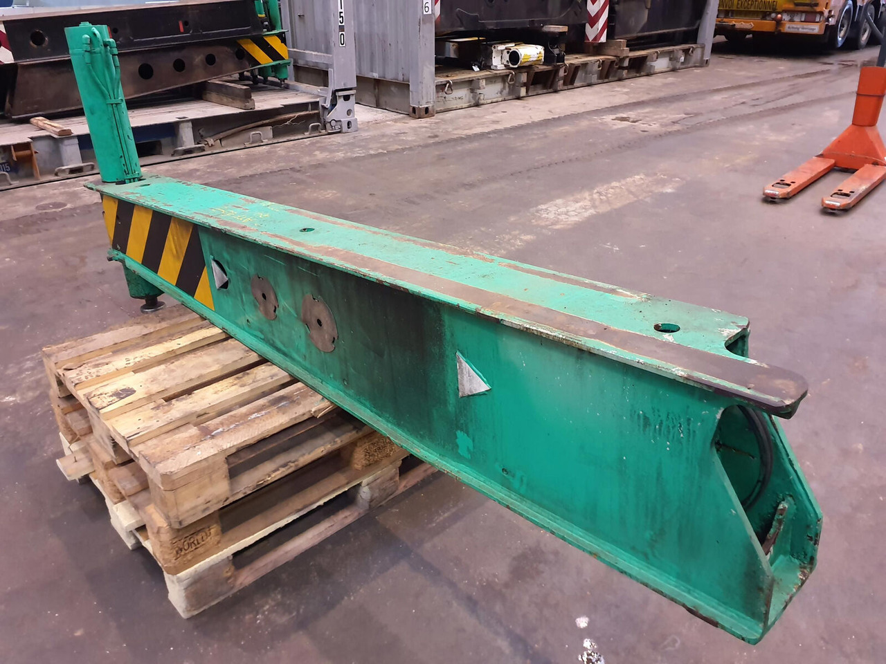 FAUN ATF 60-3 rear outrigger beam - Ovjes za Autodizalica: slika FAUN ATF 60-3 rear outrigger beam - Ovjes za Autodizalica FAUN ATF 60-3 rear outrigger beam - Ovjes za Autodizalica: slika FAUN ATF 60-3 rear outrigger beam - Ovjes za Autodizalica