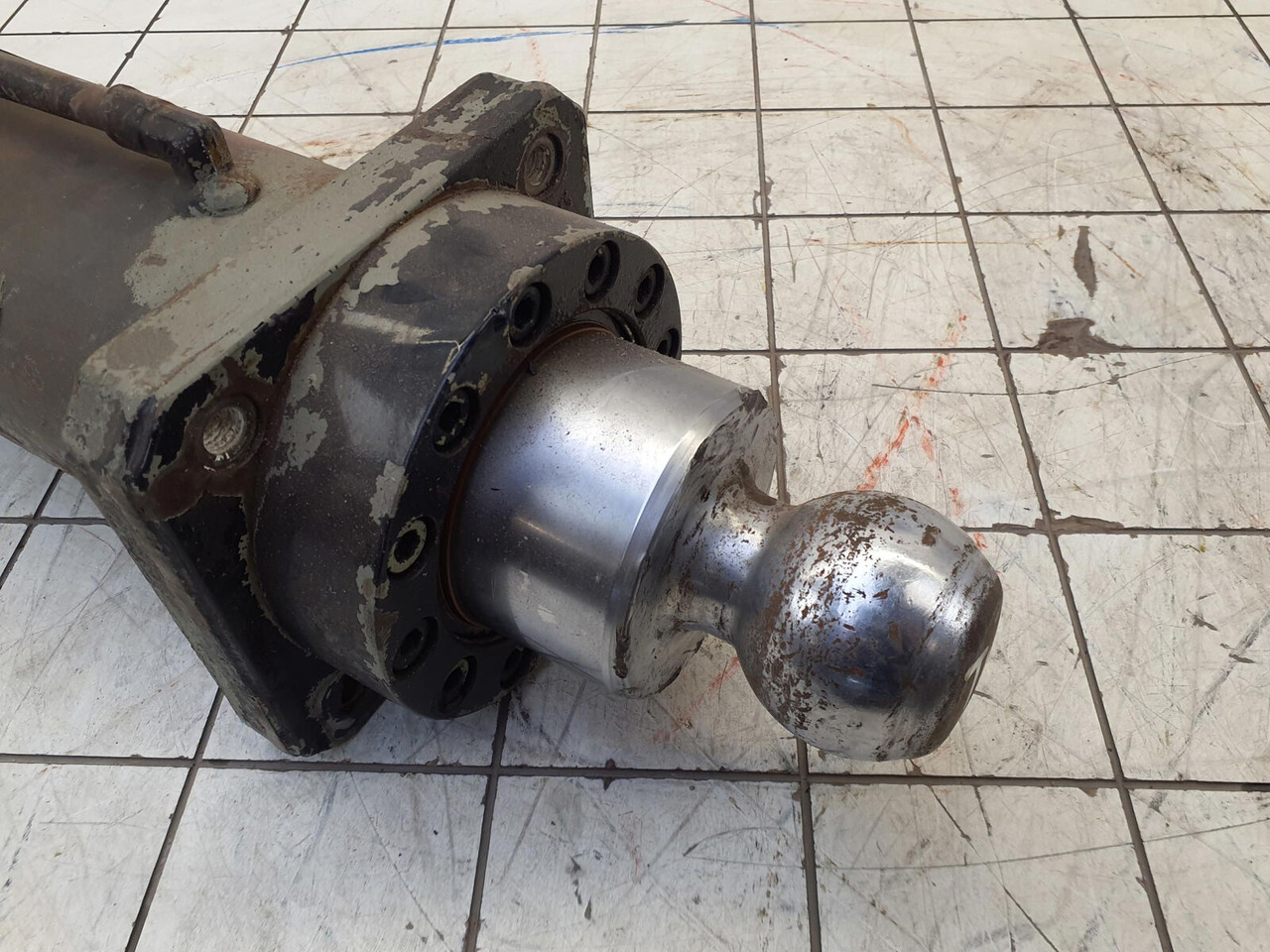 FAUN ATF 60-4 outrigger cylinder front - Hidraulični cilindar za Dizalica: slika FAUN ATF 60-4 outrigger cylinder front - Hidraulični cilindar za Dizalica FAUN ATF 60-4 outrigger cylinder front - Hidraulični cilindar za Dizalica: slika FAUN ATF 60-4 outrigger cylinder front - Hidraulični cilindar za Dizalica