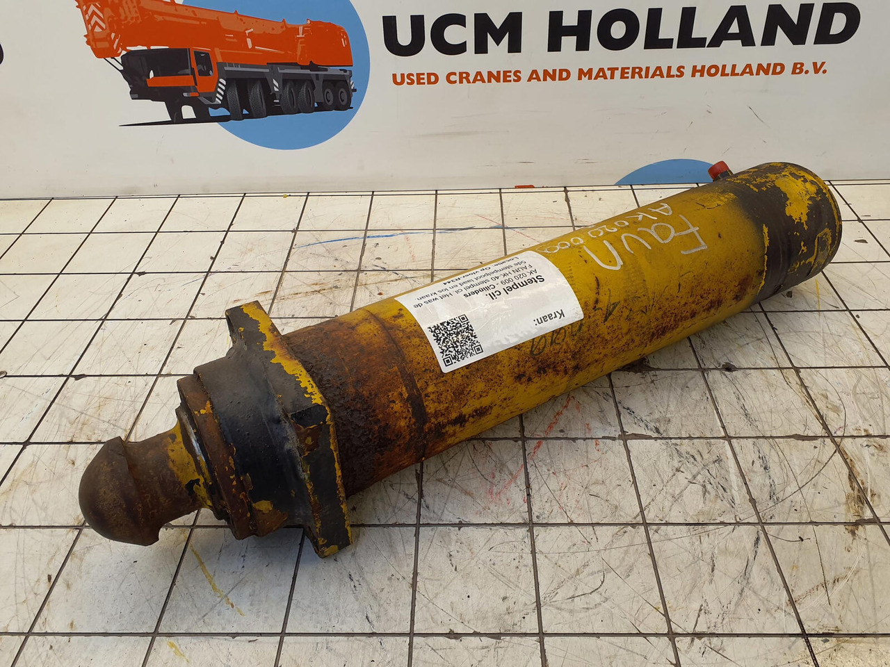 FAUN HK 40 outrigger cylinder - Hidraulični cilindar za Dizalica: slika FAUN HK 40 outrigger cylinder - Hidraulični cilindar za Dizalica FAUN HK 40 outrigger cylinder - Hidraulični cilindar za Dizalica: slika FAUN HK 40 outrigger cylinder - Hidraulični cilindar za Dizalica