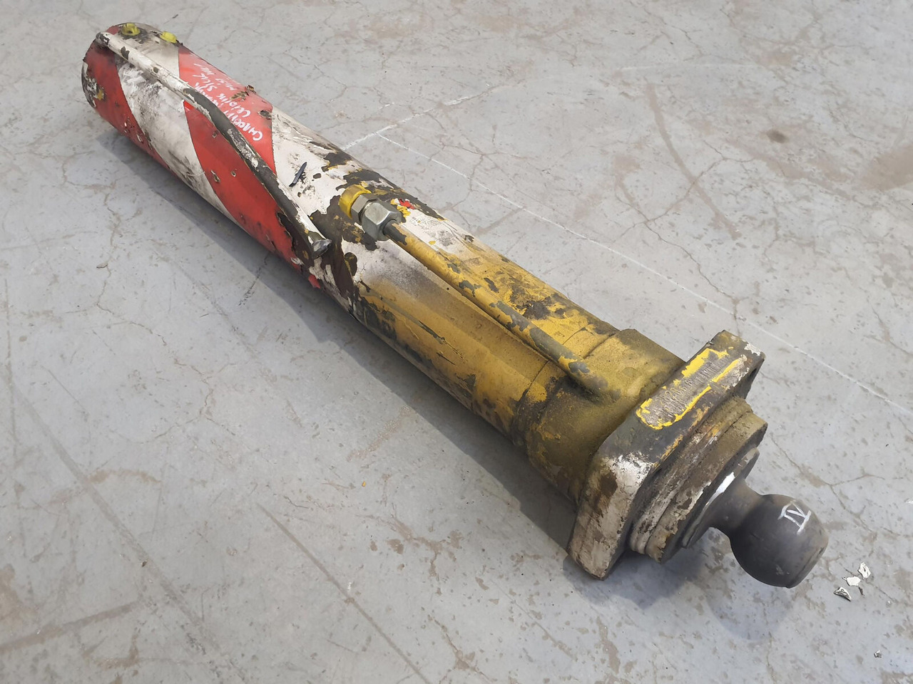 FAUN RTF 30 outrigger cylinder - Hidraulični cilindar za Dizalica: slika FAUN RTF 30 outrigger cylinder - Hidraulični cilindar za Dizalica FAUN RTF 30 outrigger cylinder - Hidraulični cilindar za Dizalica: slika FAUN RTF 30 outrigger cylinder - Hidraulični cilindar za Dizalica