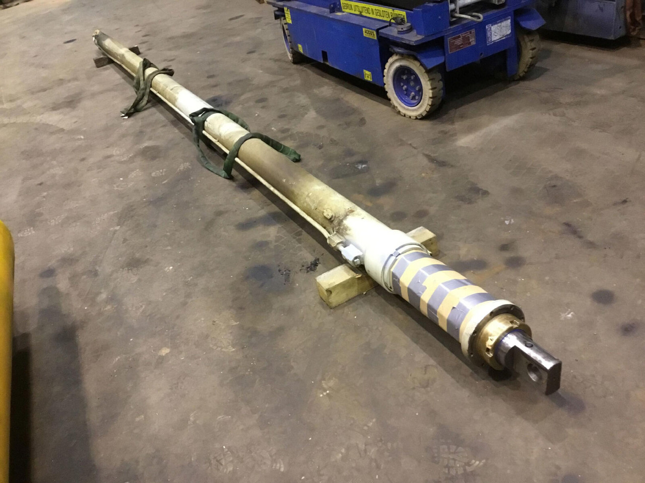 FAUN RTF 30 telescopic cylinder double - Hidraulični cilindar za Autodizalica: slika FAUN RTF 30 telescopic cylinder double - Hidraulični cilindar za Autodizalica FAUN RTF 30 telescopic cylinder double - Hidraulični cilindar za Autodizalica: slika FAUN RTF 30 telescopic cylinder double - Hidraulični cilindar za Autodizalica