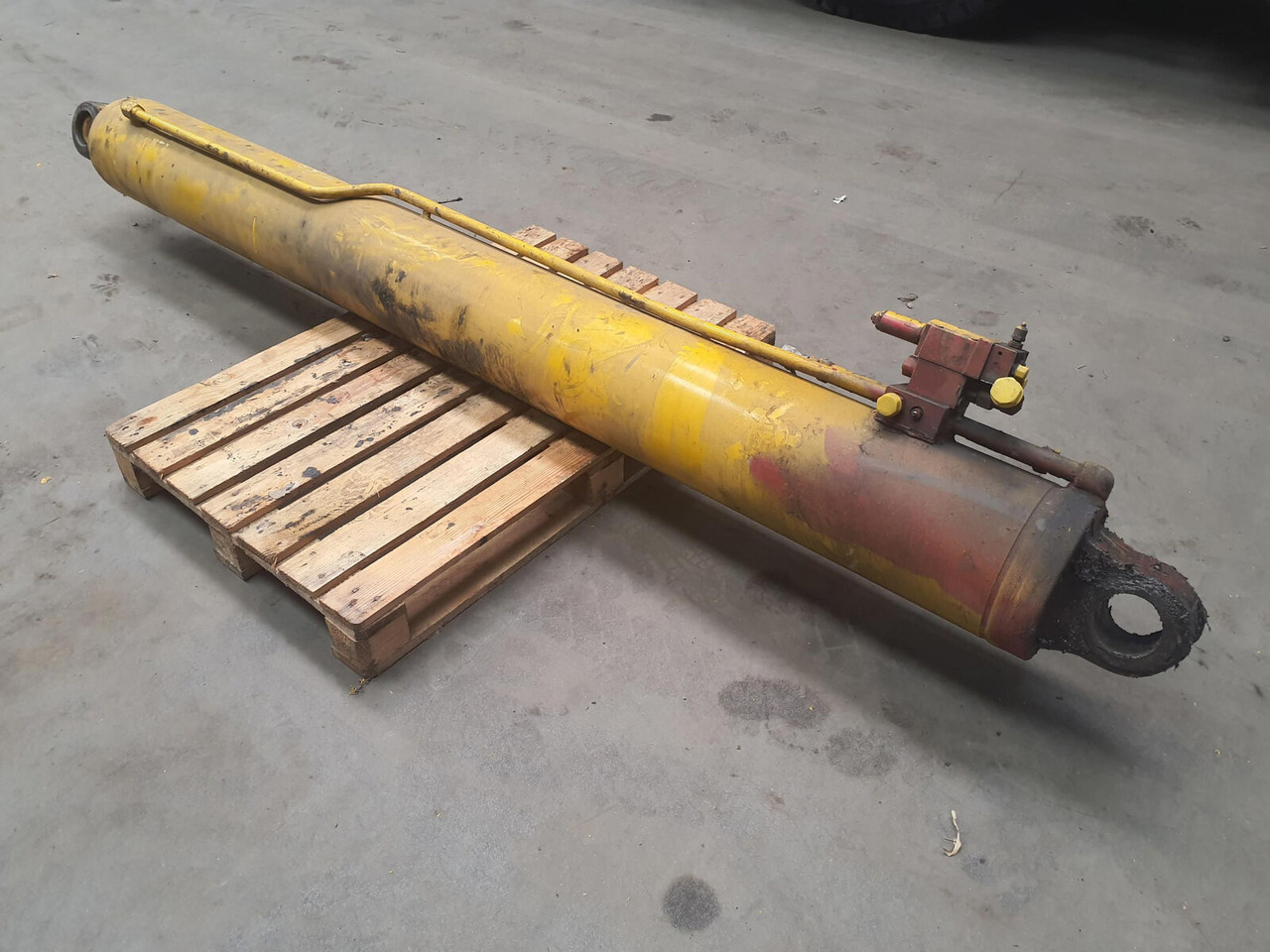 FAUN RTF 40-3 luffing cylinder - Hidraulični cilindar za Autodizalica: slika FAUN RTF 40-3 luffing cylinder - Hidraulični cilindar za Autodizalica FAUN RTF 40-3 luffing cylinder - Hidraulični cilindar za Autodizalica: slika FAUN RTF 40-3 luffing cylinder - Hidraulični cilindar za Autodizalica