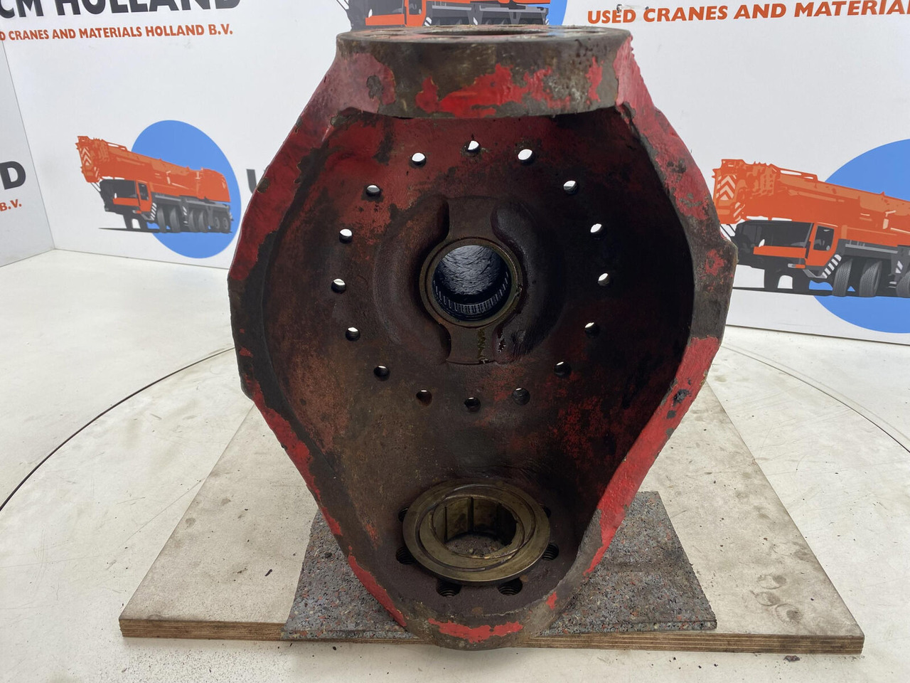 Gottwald AMK 70 Steering knuckle 16 holes axle 2 - Rukavac kotača za Autodizalica: slika Gottwald AMK 70 Steering knuckle 16 holes axle 2 - Rukavac kotača za Autodizalica Gottwald AMK 70 Steering knuckle 16 holes axle 2 - Rukavac kotača za Autodizalica: slika Gottwald AMK 70 Steering knuckle 16 holes axle 2 - Rukavac kotača za Autodizalica