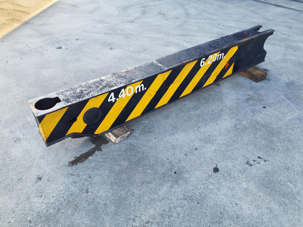 Grove GMK 3050 outrigger beam front - Ovjes za Autodizalica: slika Grove GMK 3050 outrigger beam front - Ovjes za Autodizalica Grove GMK 3050 outrigger beam front - Ovjes za Autodizalica: slika Grove GMK 3050 outrigger beam front - Ovjes za Autodizalica