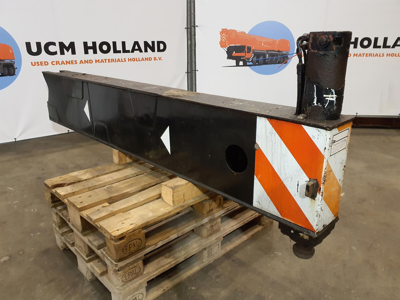 Grove GMK 3055 sliding beam complete rear - Ovjes za Autodizalica: slika Grove GMK 3055 sliding beam complete rear - Ovjes za Autodizalica Grove GMK 3055 sliding beam complete rear - Ovjes za Autodizalica: slika Grove GMK 3055 sliding beam complete rear - Ovjes za Autodizalica