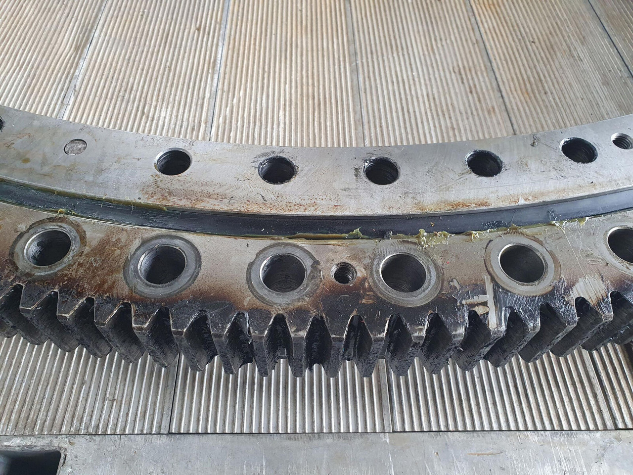 Grove GMK 4100L slewing gear - Okretni prsten za Autodizalica: slika Grove GMK 4100L slewing gear - Okretni prsten za Autodizalica Grove GMK 4100L slewing gear - Okretni prsten za Autodizalica: slika Grove GMK 4100L slewing gear - Okretni prsten za Autodizalica