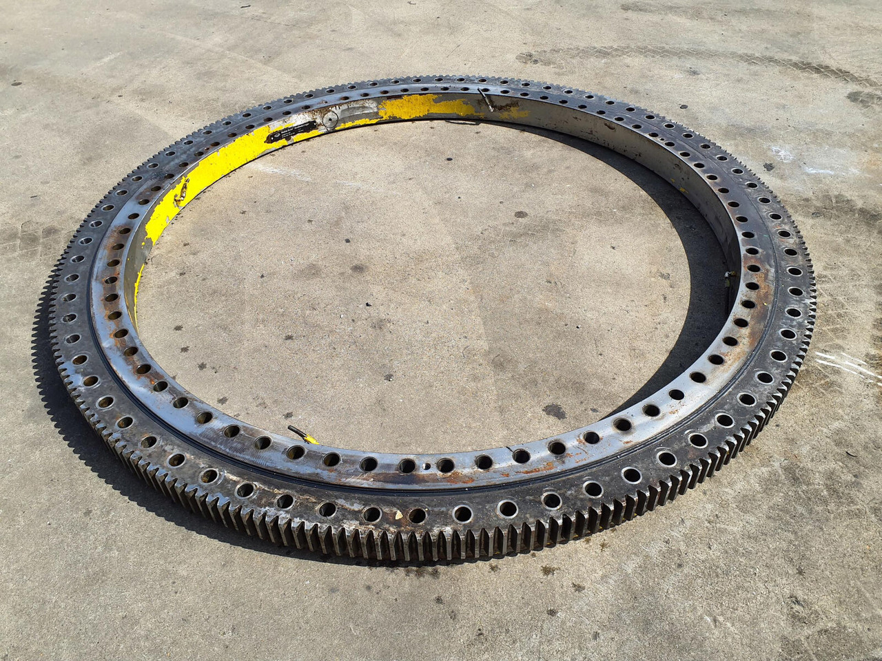 Grove GMK 5100 slewing ring - Okretni prsten za Autodizalica: slika Grove GMK 5100 slewing ring - Okretni prsten za Autodizalica Grove GMK 5100 slewing ring - Okretni prsten za Autodizalica: slika Grove GMK 5100 slewing ring - Okretni prsten za Autodizalica