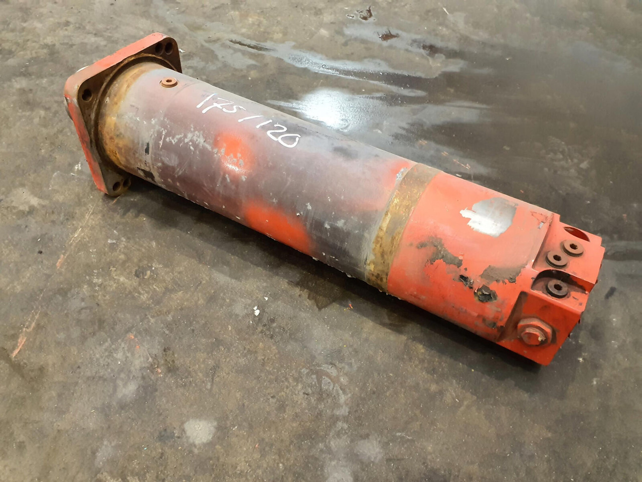 Grove GMK 5220, 5170 outrigger cylinder - Ovjes za Autodizalica: slika Grove GMK 5220, 5170 outrigger cylinder - Ovjes za Autodizalica Grove GMK 5220, 5170 outrigger cylinder - Ovjes za Autodizalica: slika Grove GMK 5220, 5170 outrigger cylinder - Ovjes za Autodizalica