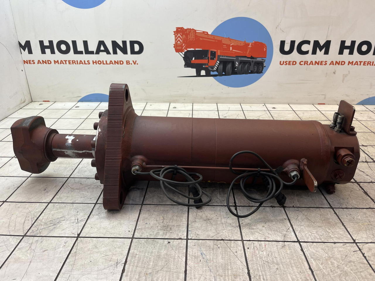 Grove GMK counterweight cylinder - Hidraulični cilindar za Autodizalica: slika Grove GMK counterweight cylinder - Hidraulični cilindar za Autodizalica Grove GMK counterweight cylinder - Hidraulični cilindar za Autodizalica: slika Grove GMK counterweight cylinder - Hidraulični cilindar za Autodizalica