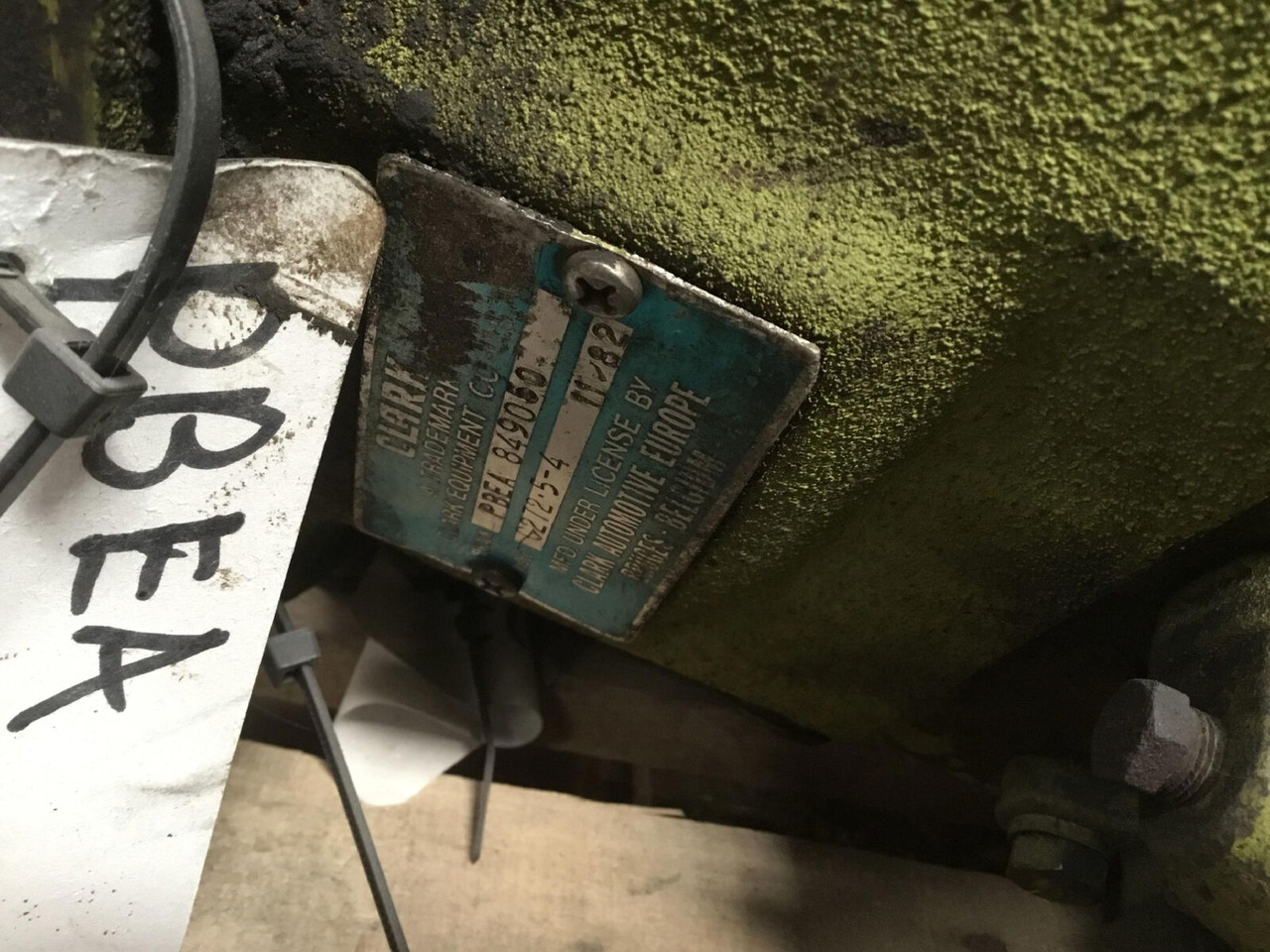 Grove RT 65S Gearbox C 272 5-4 - Mjenjač za Autodizalica: slika Grove RT 65S Gearbox C 272 5-4 - Mjenjač za Autodizalica Grove RT 65S Gearbox C 272 5-4 - Mjenjač za Autodizalica: slika Grove RT 65S Gearbox C 272 5-4 - Mjenjač za Autodizalica