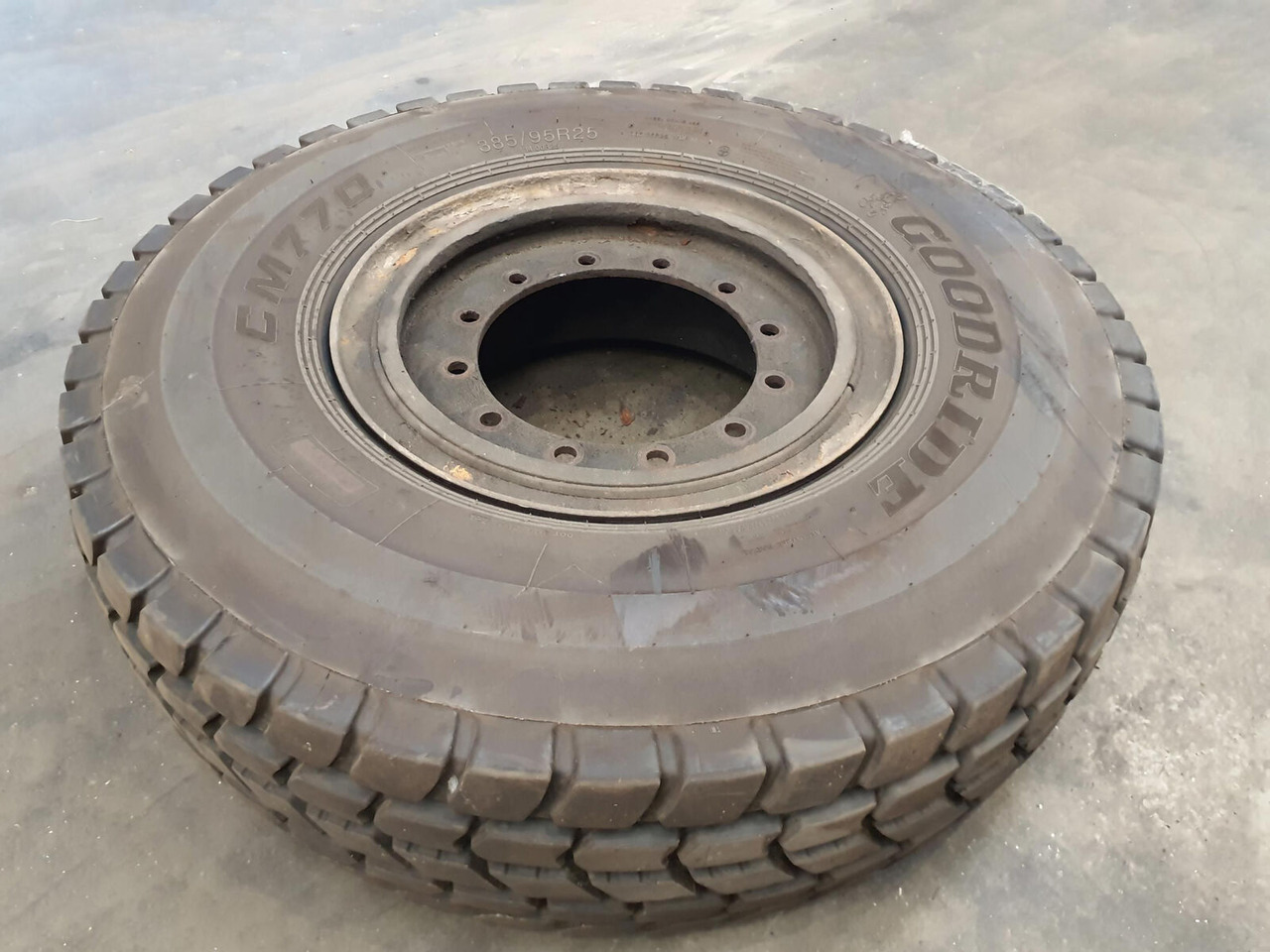 Grove Wheel 385/95R25 12 5.4 3p - Kompletan kotač za Dizalica: slika Grove Wheel 385/95R25 12 5.4 3p - Kompletan kotač za Dizalica Grove Wheel 385/95R25 12 5.4 3p - Kompletan kotač za Dizalica: slika Grove Wheel 385/95R25 12 5.4 3p - Kompletan kotač za Dizalica