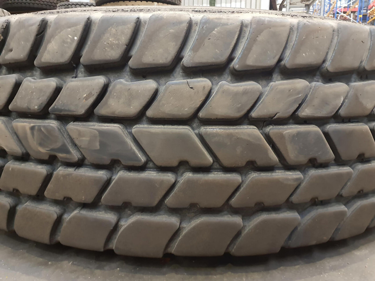 Grove Wheel 445/95R25 12 13.4 2p alu - Kompletan kotač za Dizalica: slika Grove Wheel 445/95R25 12 13.4 2p alu - Kompletan kotač za Dizalica Grove Wheel 445/95R25 12 13.4 2p alu - Kompletan kotač za Dizalica: slika Grove Wheel 445/95R25 12 13.4 2p alu - Kompletan kotač za Dizalica
