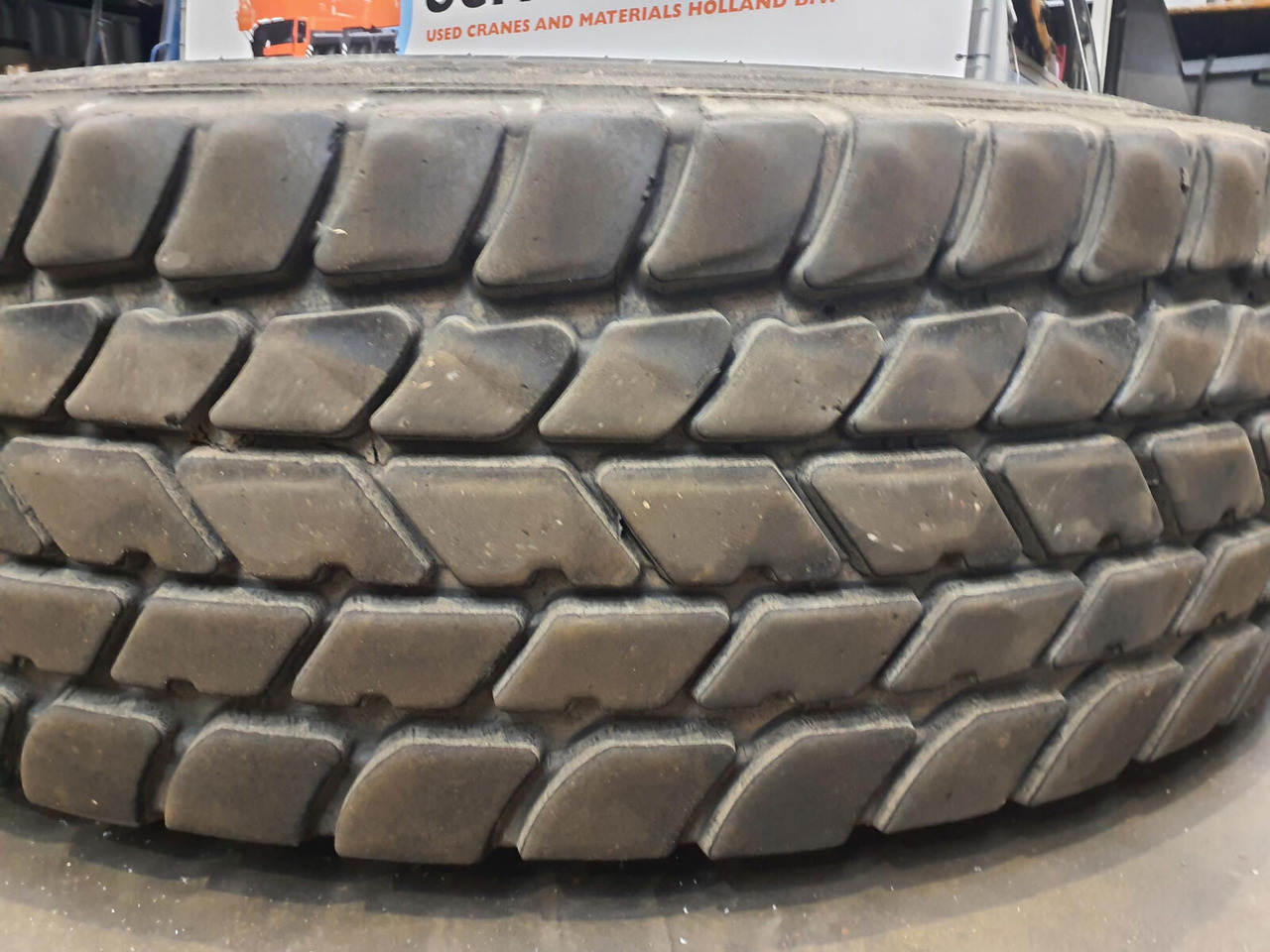 Grove Wheel 445/95R25 12 13.4 2p alu - Kompletan kotač za Dizalica: slika Grove Wheel 445/95R25 12 13.4 2p alu - Kompletan kotač za Dizalica Grove Wheel 445/95R25 12 13.4 2p alu - Kompletan kotač za Dizalica: slika Grove Wheel 445/95R25 12 13.4 2p alu - Kompletan kotač za Dizalica