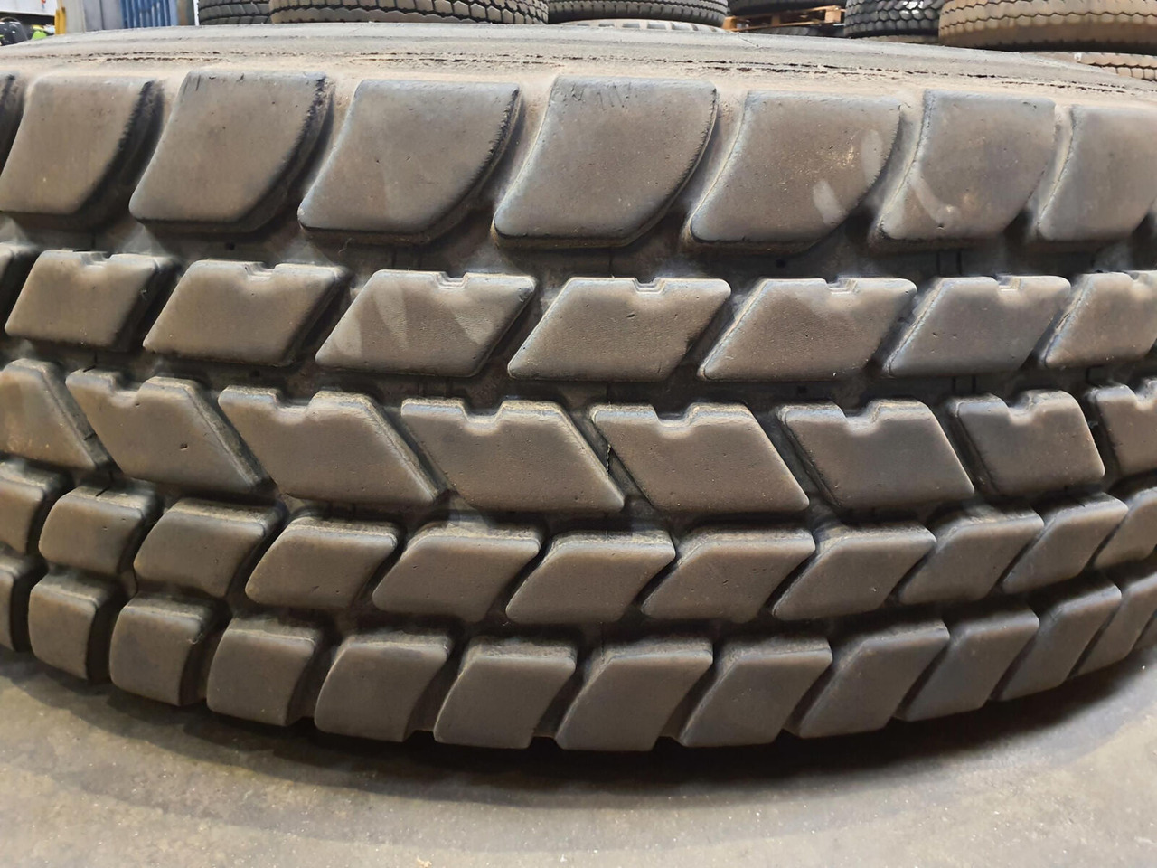 Grove Wheel 445/95R25 12 13.4 2p alu - Kompletan kotač za Dizalica: slika Grove Wheel 445/95R25 12 13.4 2p alu - Kompletan kotač za Dizalica Grove Wheel 445/95R25 12 13.4 2p alu - Kompletan kotač za Dizalica: slika Grove Wheel 445/95R25 12 13.4 2p alu - Kompletan kotač za Dizalica