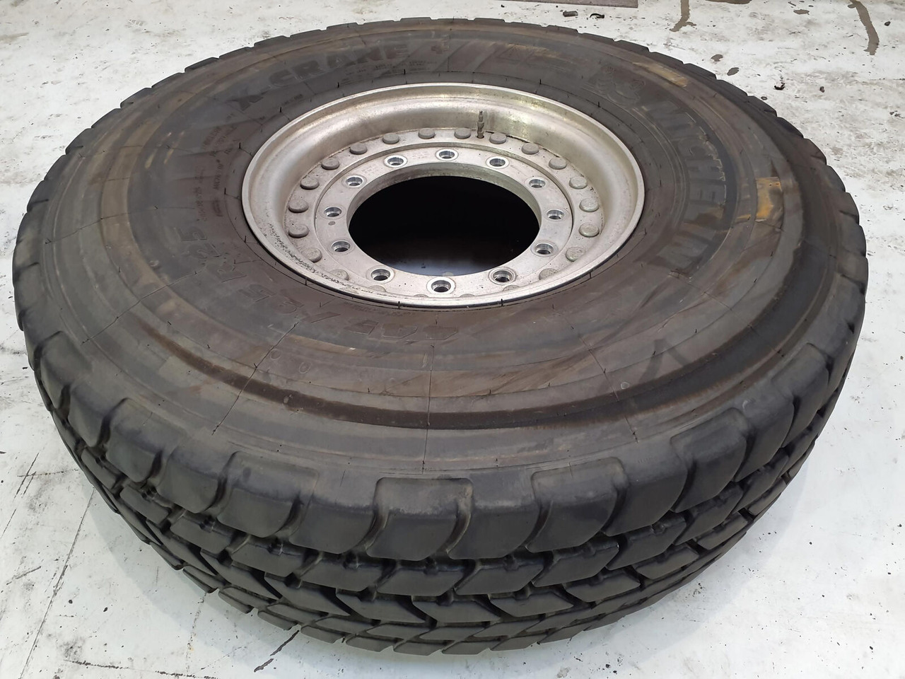 Grove Wheel 445/95R25 12 9 2p alu - Kompletan kotač za Dizalica: slika Grove Wheel 445/95R25 12 9 2p alu - Kompletan kotač za Dizalica Grove Wheel 445/95R25 12 9 2p alu - Kompletan kotač za Dizalica: slika Grove Wheel 445/95R25 12 9 2p alu - Kompletan kotač za Dizalica